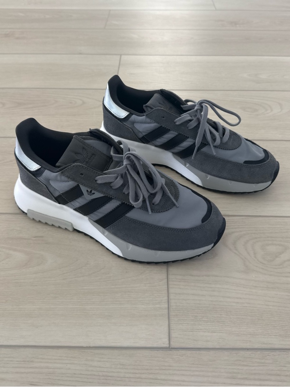 Adidas Runner Sneakers